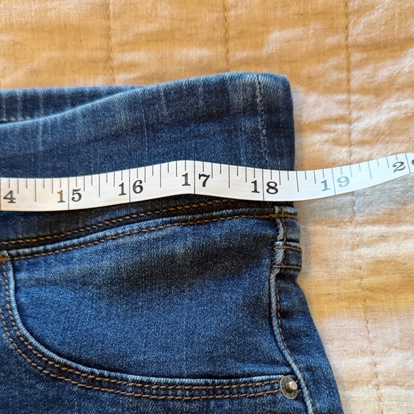 Old Navy Dark Blue Women's Skinny Jeans - Picture 5 of 8